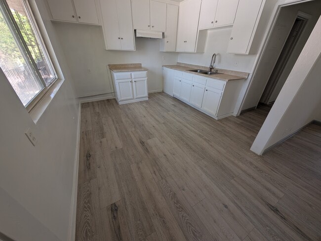 Building Photo - 15308 Orange Ave Unit 1
