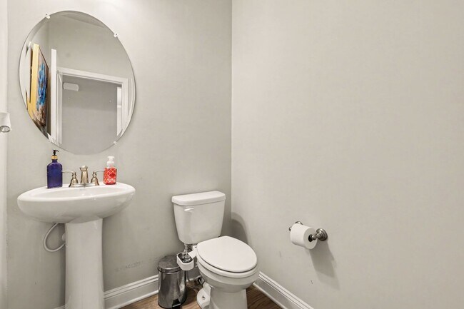 Photo - 837 Everleigh Ct