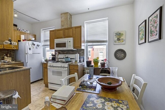 Photo - 626 S 19th St Unit 3F