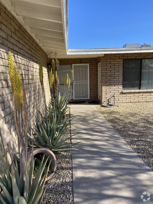 Building Photo - 4612 E Camino St Unit 1 Rental