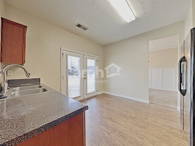 Photo - 1706 Chinaberry Ct