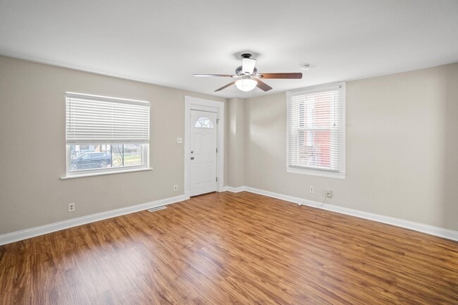 Photo - 419 Oak St