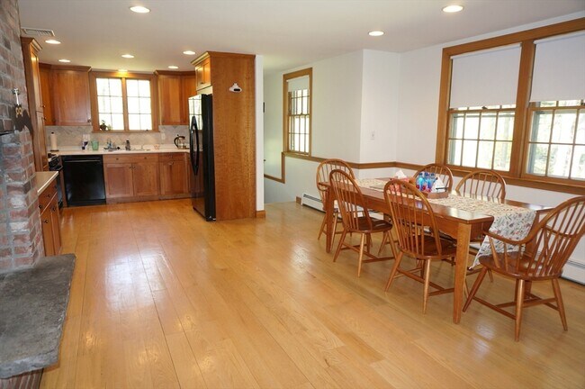 Photo - 119 Pine St