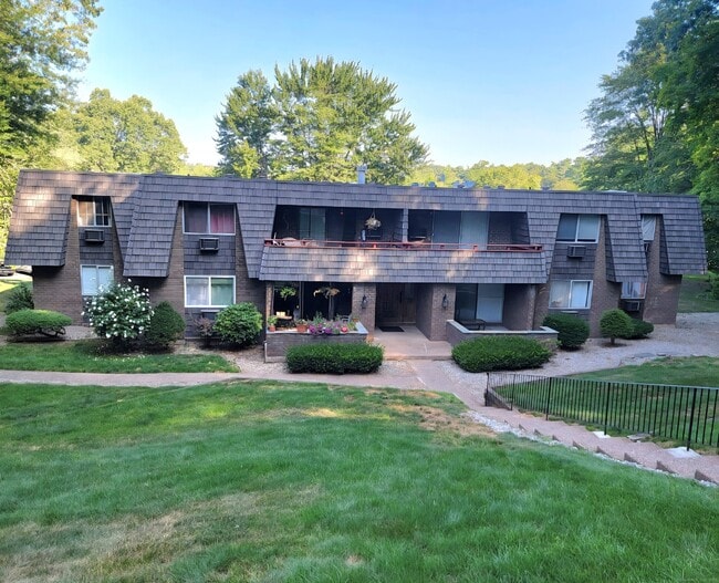 Building Photo - 24 Stony Brook Dr Unit APT C4