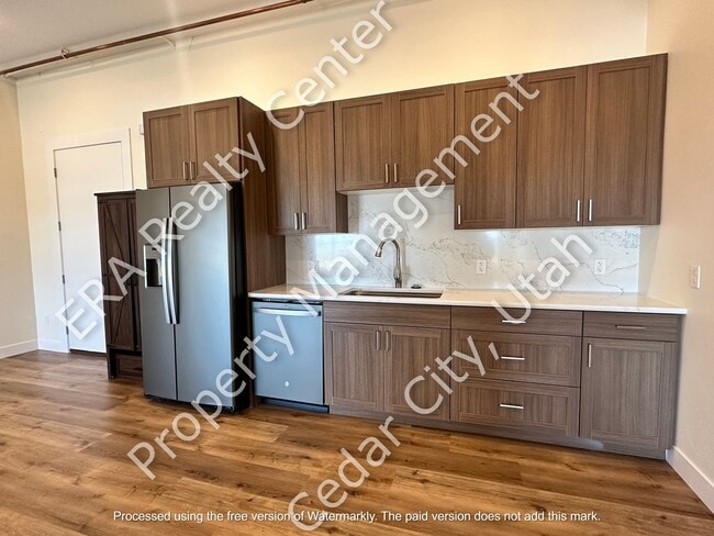 Building Photo - 2 bed / 1 bath Condo Living North End of Town - Newly Remodeled!