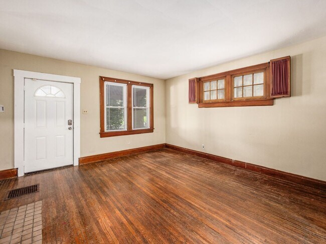 385 E 13th Ave