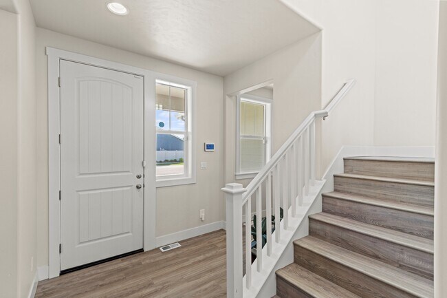 Photo - 4923 N Glenrock Ave