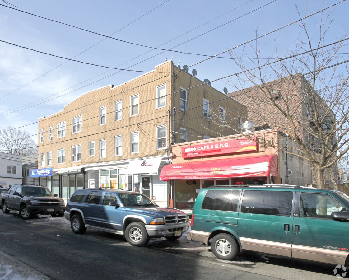 Photo - 1041 Louisa St