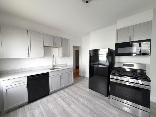 Photo - 61 Webster Ave