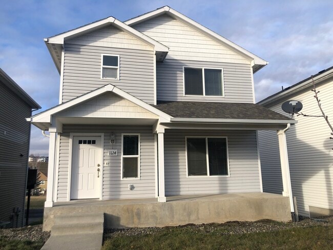 Building Photo - 1124 SW Lost Trail Dr