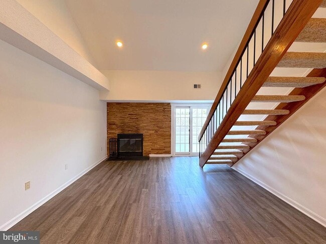 Building Photo - 6939 Mary Caroline Cir Unit I