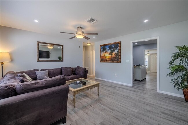 Photo - ANNUAL RENTAL - 3 Bed, 2 Bath Fully Furnis...