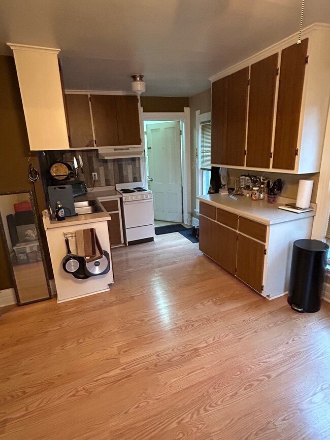 Kitchen - 532 W South St Unit 2 - upper