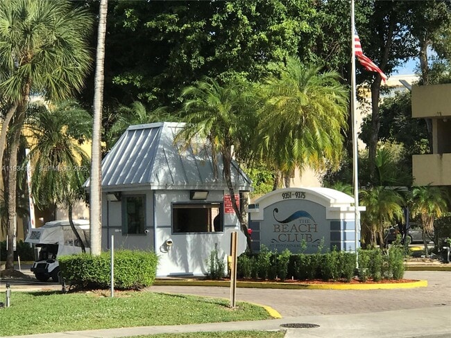 Building Photo - 9355 Fontainebleau Blvd Unit C105