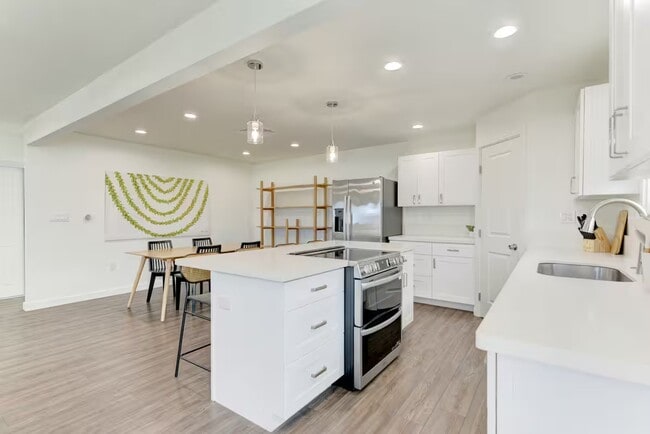 Photo - 1235 Manulani St