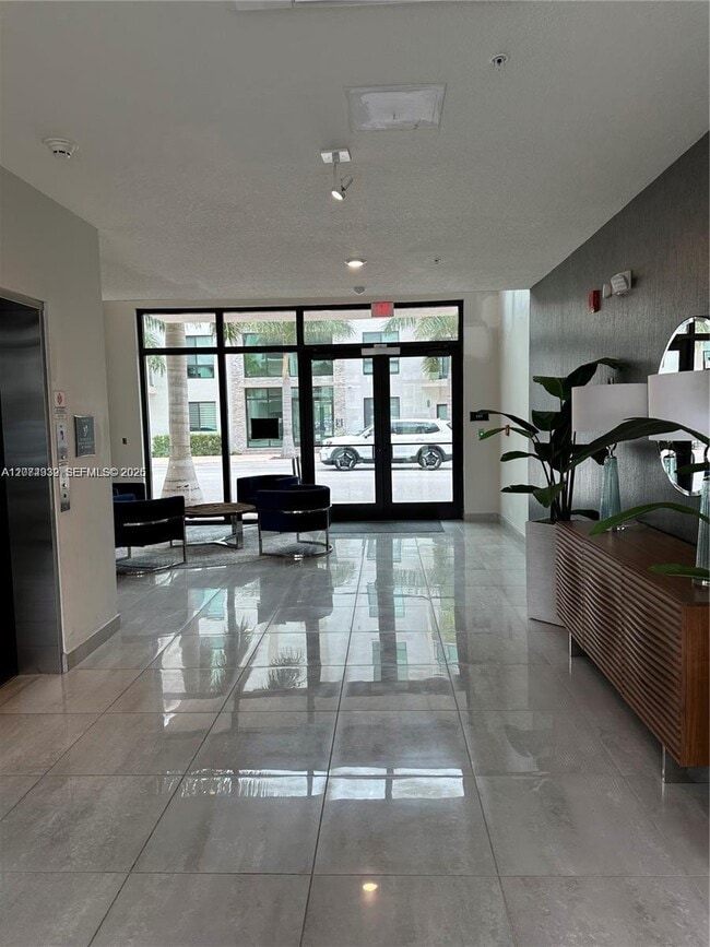 Building Photo - 8201 NW 41st St Unit D-206