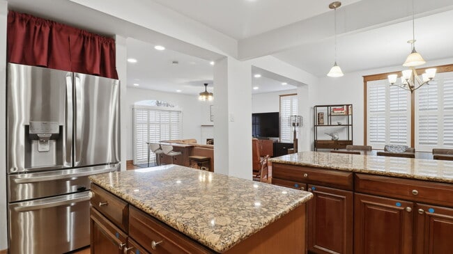 Photo - 30 Longfellow St NE