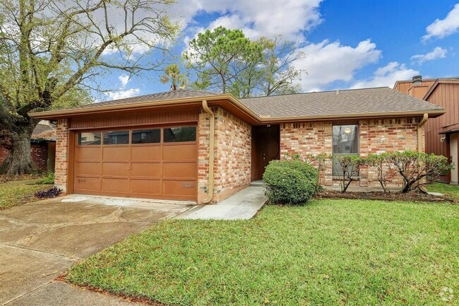 Building Photo - 5006 Birchmont Dr Rental