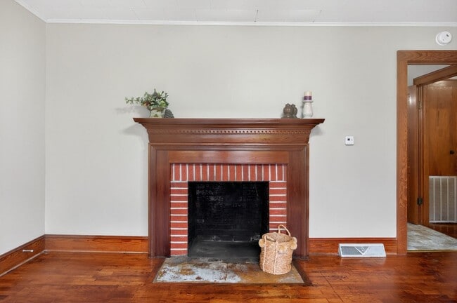 Photo - 2 Bedroom, 1 Bathroom House in Madison!