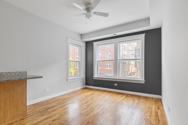 Photo - 7456 N Greenview Ave