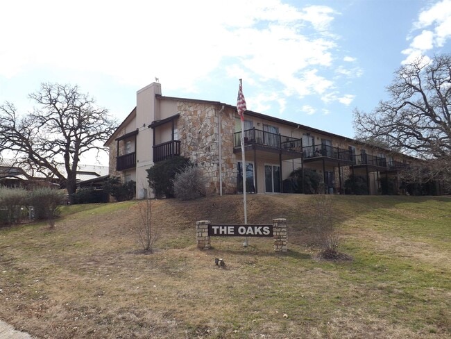 Building Photo - 1214 Hi Stirrup