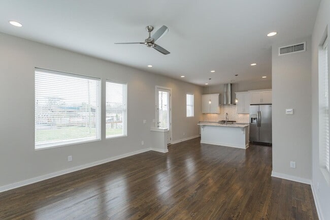 Photo - East Nashville with Roof-top Deck and 2 car garage!!