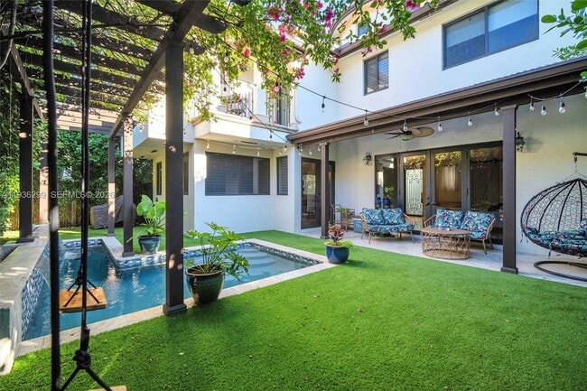 Photo - 627 Alcazar Ave