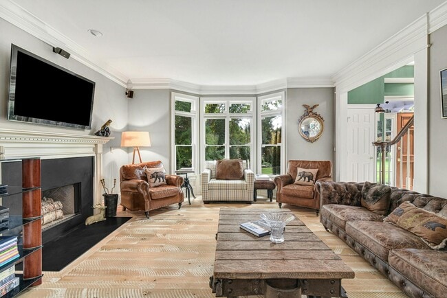 Photo - 96 Comstock Hill Ave