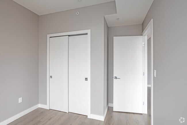 2 chambres, 1 salle de bain - 778 pi² - Chambre principale - The View