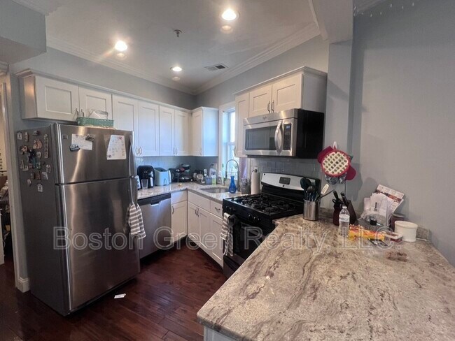 Photo - 140 Marcella St