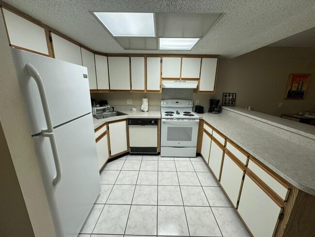 1680 Sunny Brook Ln Unit J211