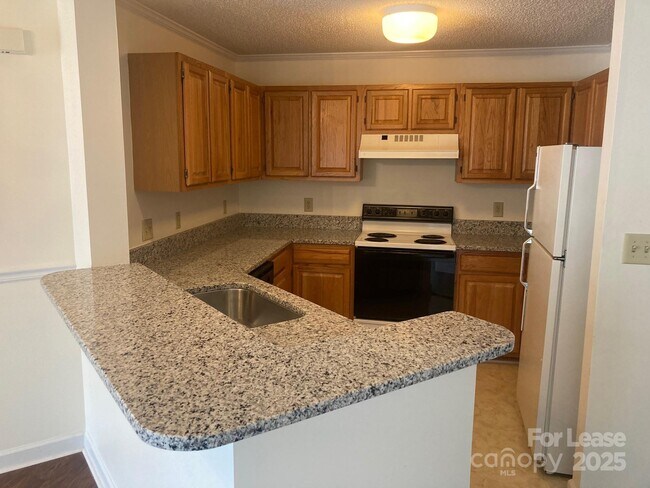 Photo - 1044 Southwest Dr