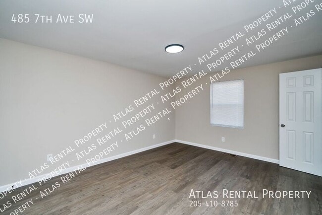 Photo - 485 7th Ave SW