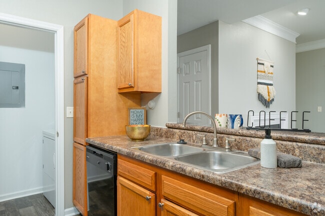 1BR, 1BA - 831SF