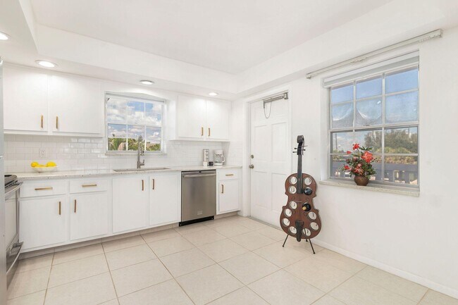 Photo - 907 Marina Dr Unit 310