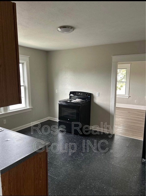 Photo - 711 Woodstock Ave