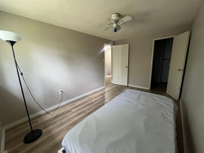 Photo - 162 Jansen Av