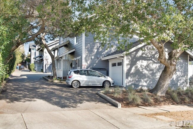 Photo - 418 Upham St