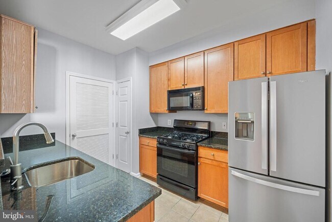 Photo - 4860 Eisenhower Ave Unit 391