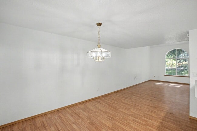 Photo - 22530 Bluewater Dr SE