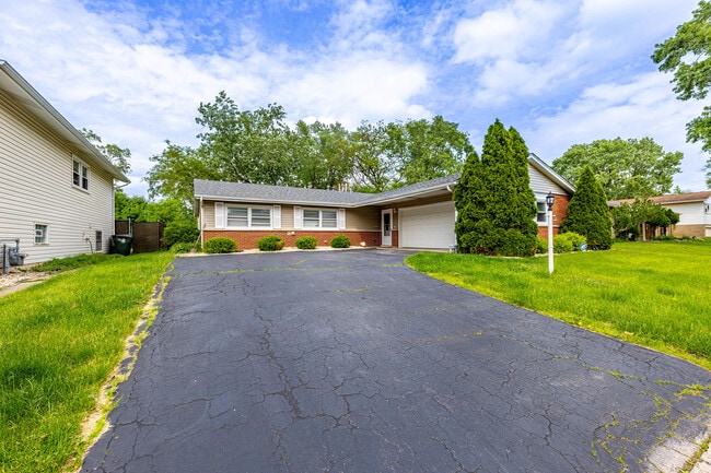 Photo - 2722 Larkspur Ln