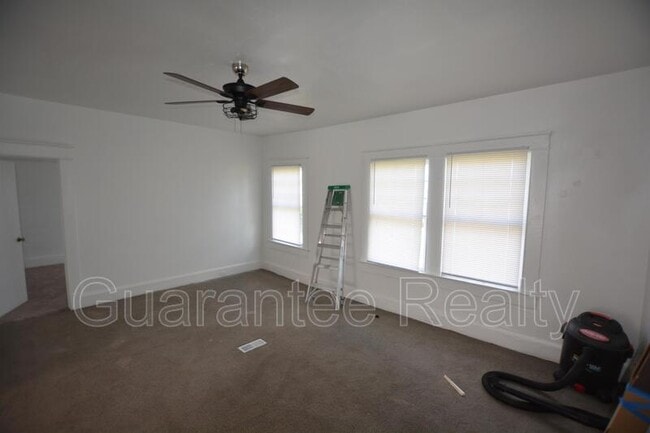Building Photo - 811 E Main St Rental