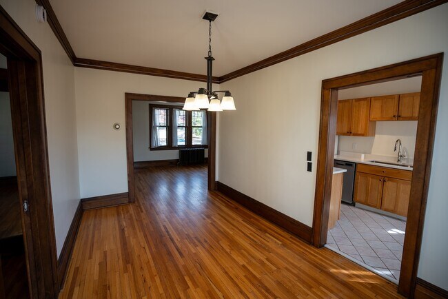 Photo - 707 W 44th St Unit 1