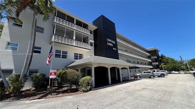Building Photo - 941 Crystal Lake Dr Unit 208 Rental