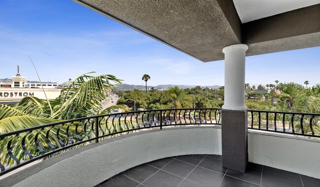 Penthouse with a large balcony and great views