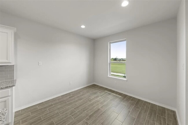 Photo - 2004 Poppy Wy