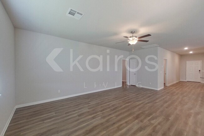 Photo - 900 NW 6th St