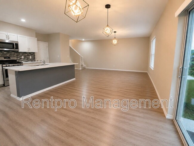 Photo - 13029 Oak Hill Way