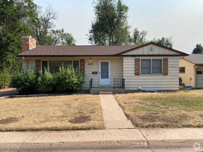 Building Photo - STUDENTS WELCOME! Ranch Home w/ Finished B...