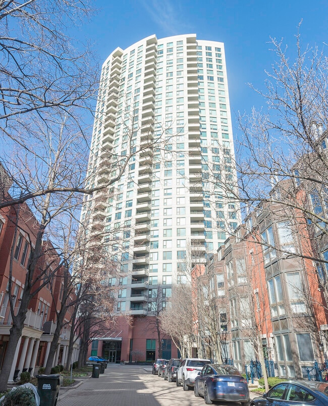 Building Photo - 501 N Clinton St Unit 1807